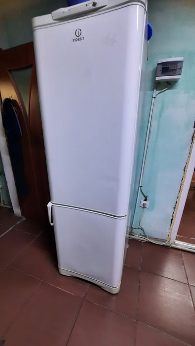 Холодильник в хорошем состоянии