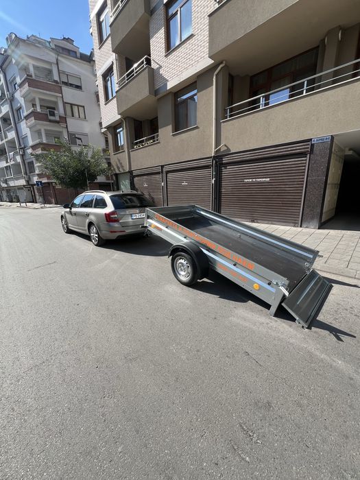 Ремаркета и платформи под наем и транпортни услуги