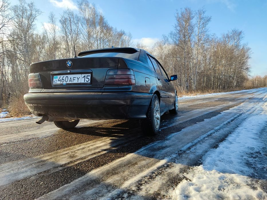 Продам bmw E36 седан