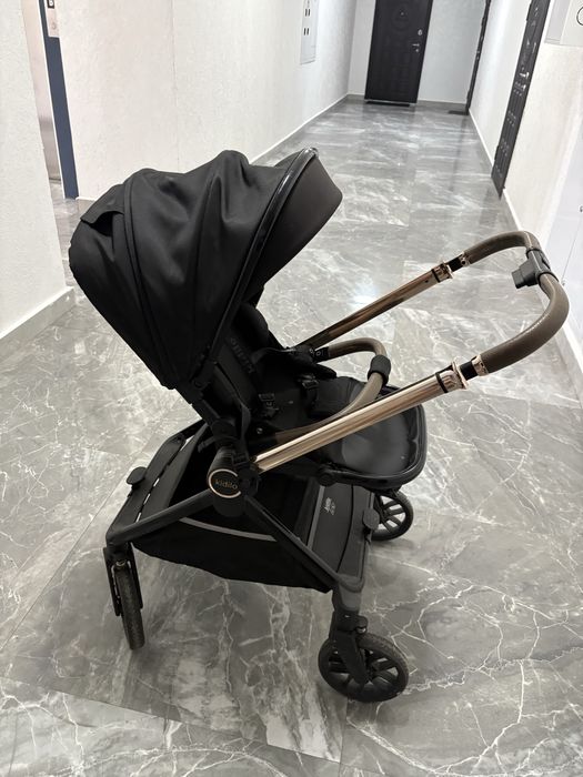 Продам Коляску Kidilo , вес коляски 7 кг