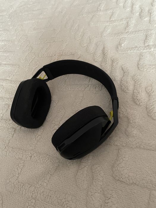 Logitech g435.