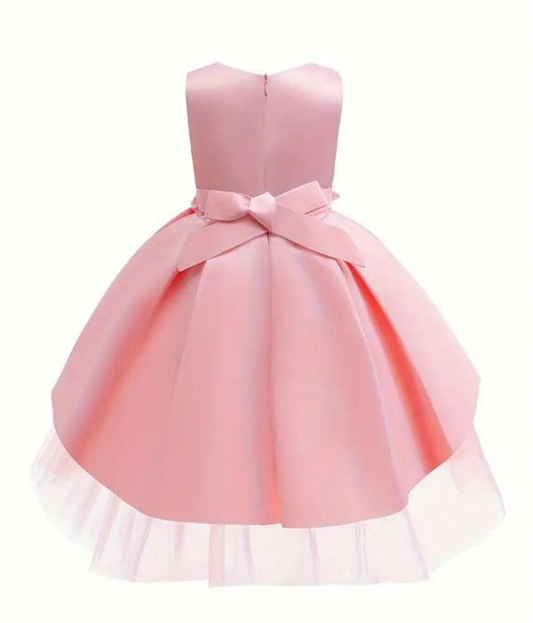 Платье НОВОЕ для девочки,очень красивое,