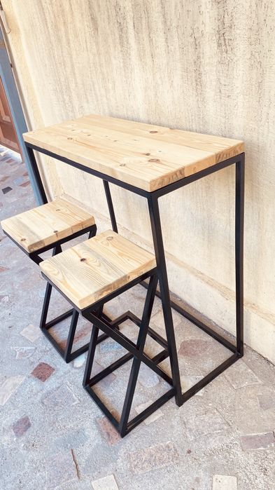 Барная стойка со стульями