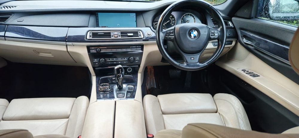 Bmw 730. M-Paket diesel 2010 4 butoane