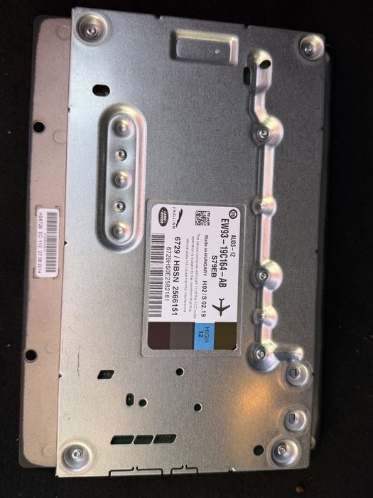 Subwoofer Jaguar XF x250 ideal