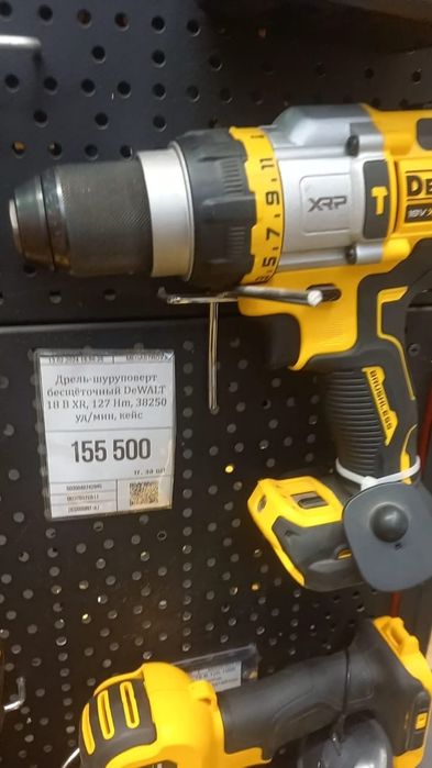 Новый Dewalt DCD999 Срочно Девалт шуруповёрт