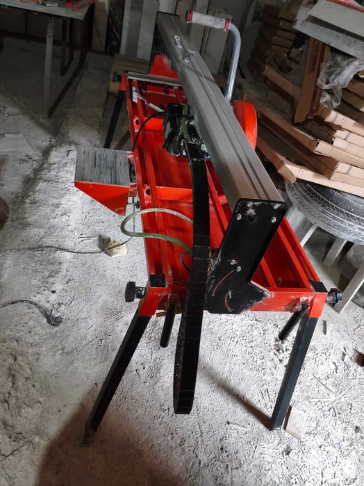 Кафель режет икромек