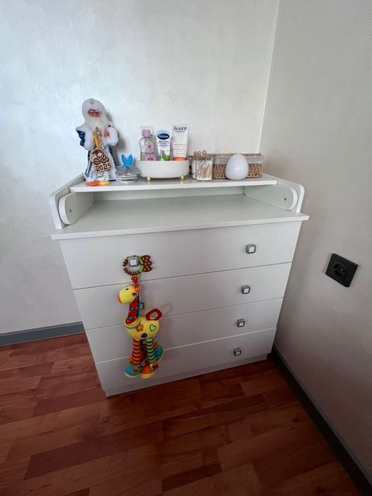 Продам пеленальный столик комод