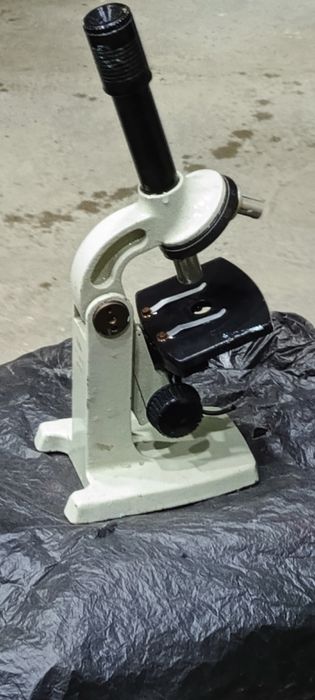 Mikroskop tezda sotiladi