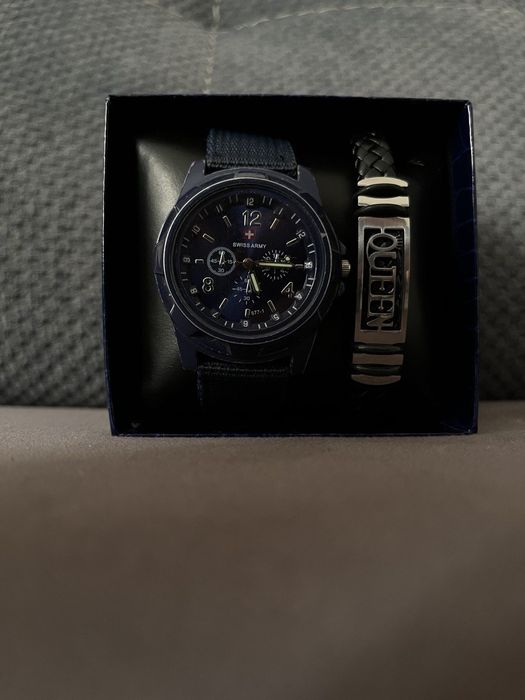 Часы и браслет..