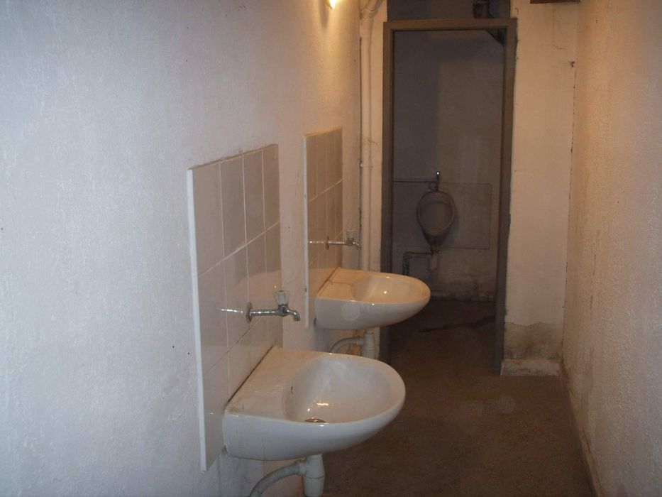 гараж под наем, Център