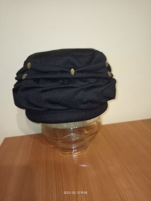 Женский головной убор