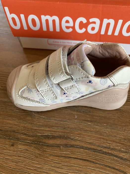 Papuci Biomecanics 21