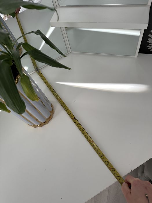 Masa de machiaj cu oglinda