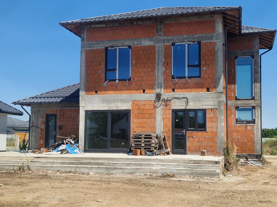 Casa de vanzare 4 camere, 183mp utili, 750mp teren