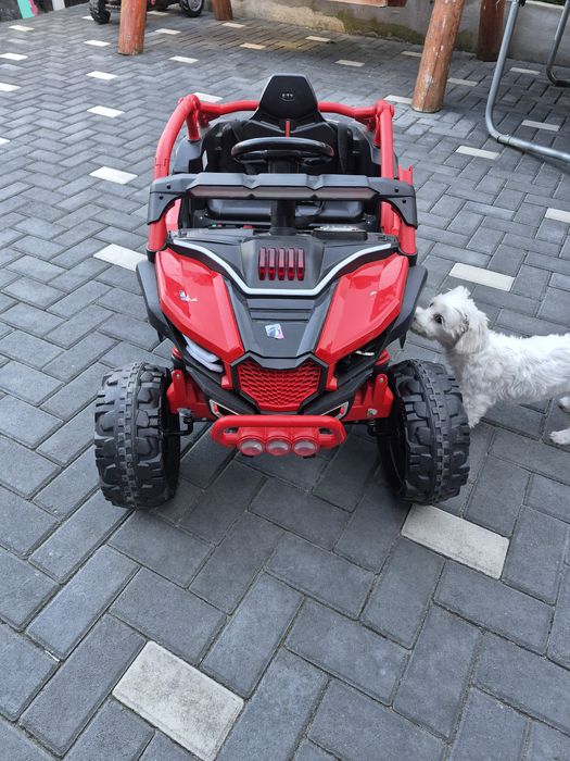 Mașină  copii  de la 3 la 5 ani