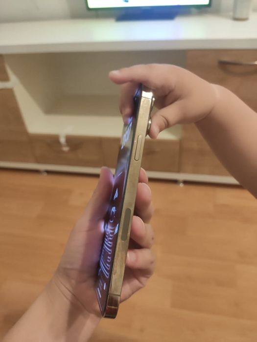 Продам iPhone 13 Pro Max