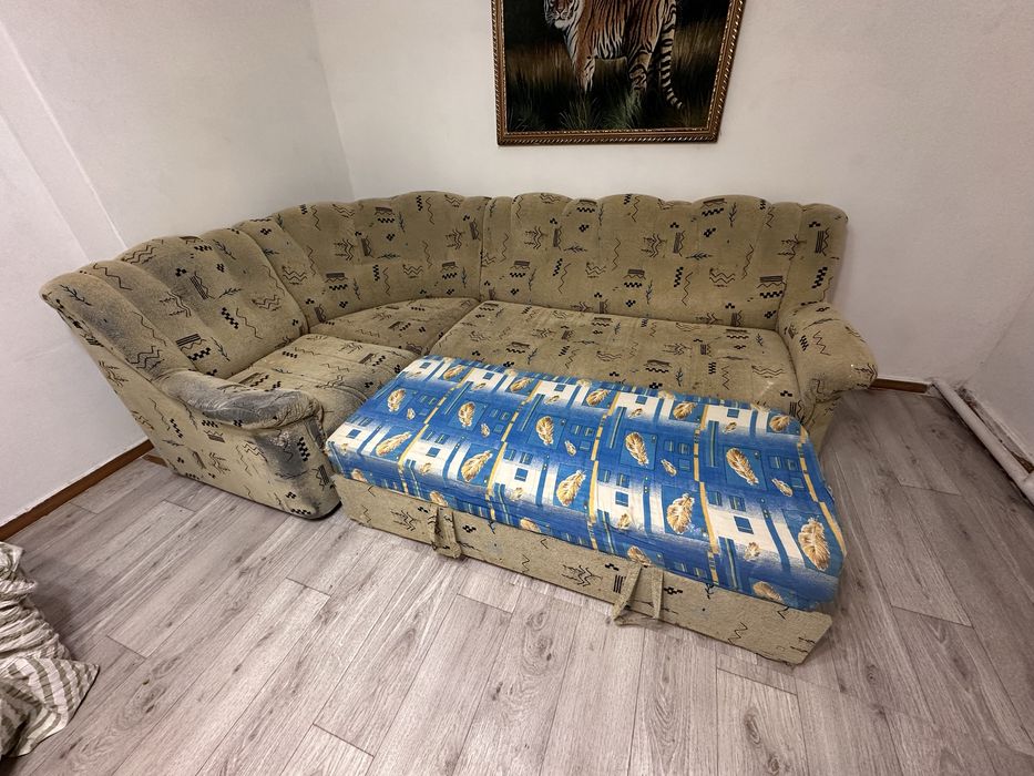 Продам диван (самовывоз)