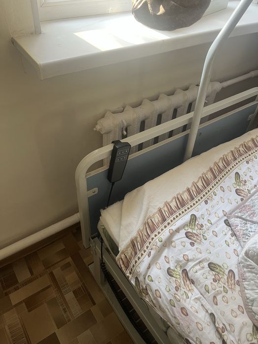 Продам мединцинский кроват