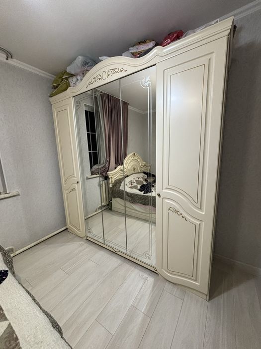 Срочно продам спальный гарнитур