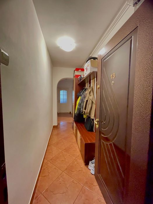 Inchiriez apartament 2 camere, zona Mehedinti