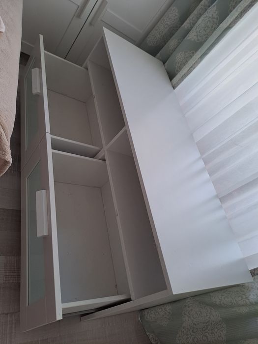 Mobila Ikea alba comoda tv,cuburi