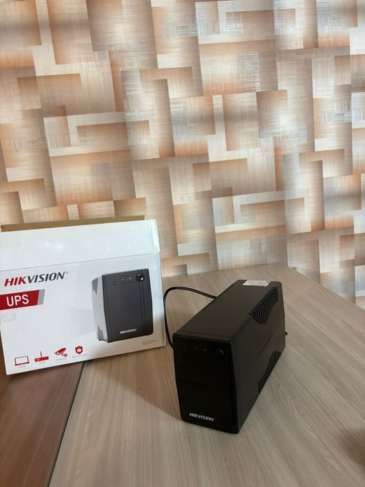 Сервер и стабилизатор напряжения