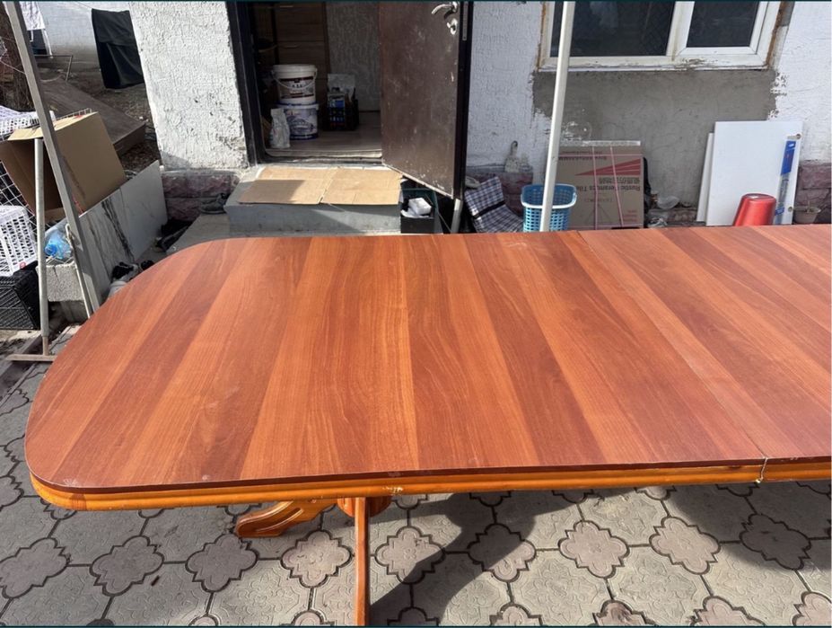 Стол для гостиный