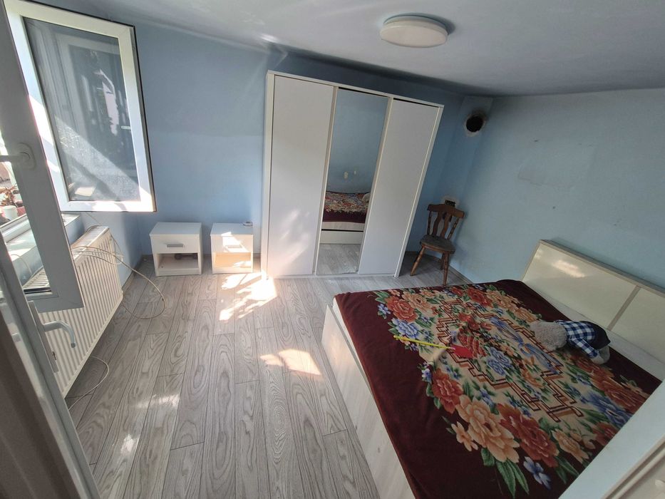 Vând casă spațioasă – Proprietate unică cu 2 case în aceeași curte