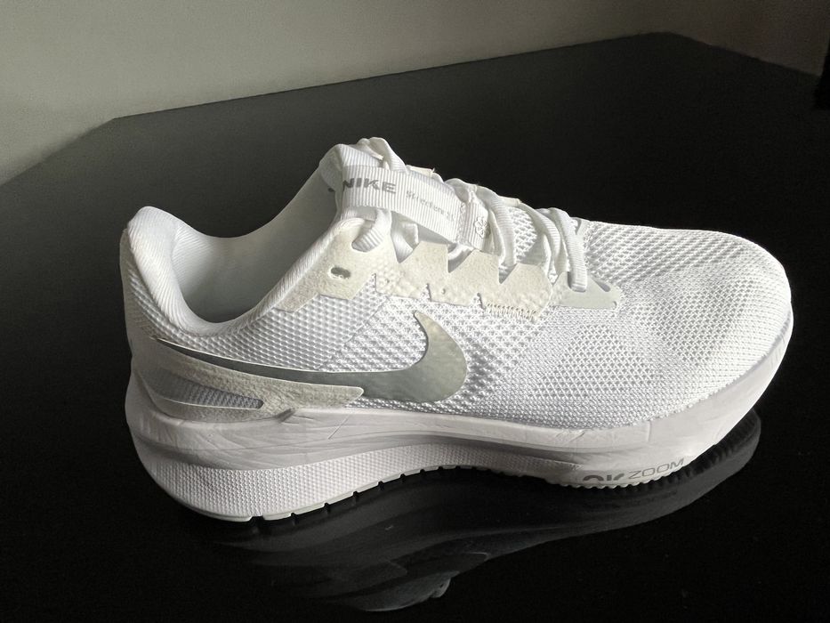 Кроссовки Nike