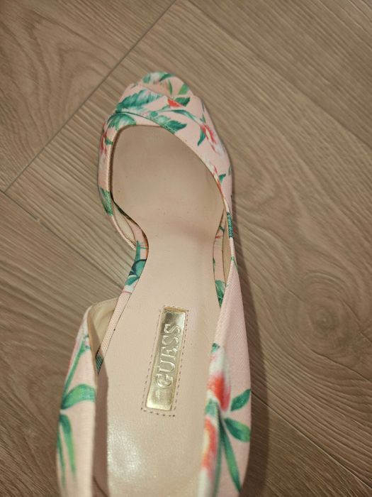 Дамски обувки Guess