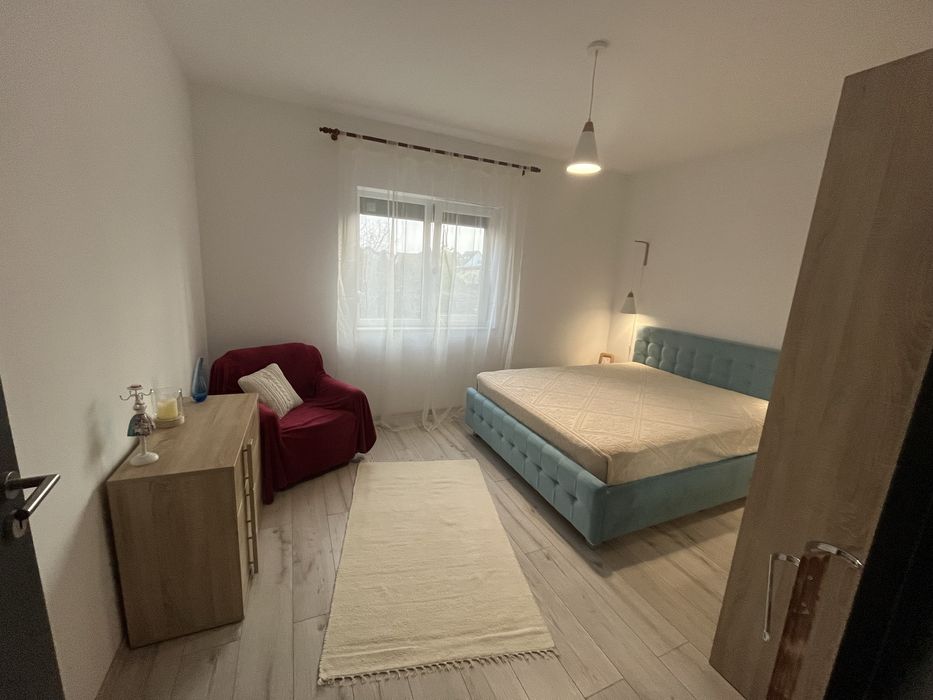 Inchiriez apartament