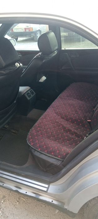 Автомобил Mercedes Bens w210