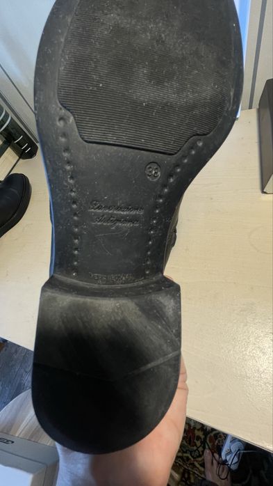 Продам кожаные ботинки в байкерском стиле.