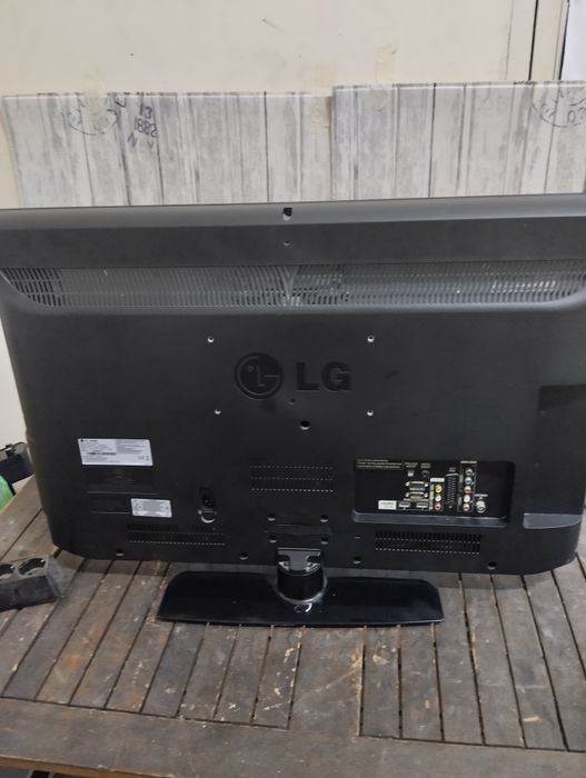 Продавам телевизор Lg 32ка