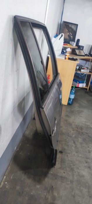 Usa spate dreapta volkswagen vw touran 1T2 cros cod vopsea LD7S