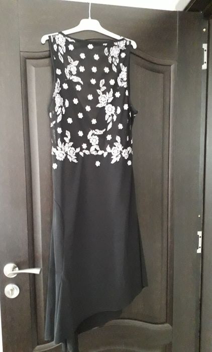 Rochie neagra cu imprimeu floral