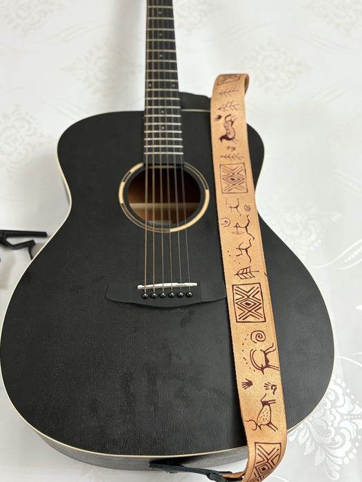 Гитара Canglewood чёрного цвета, в отличном состоянии,