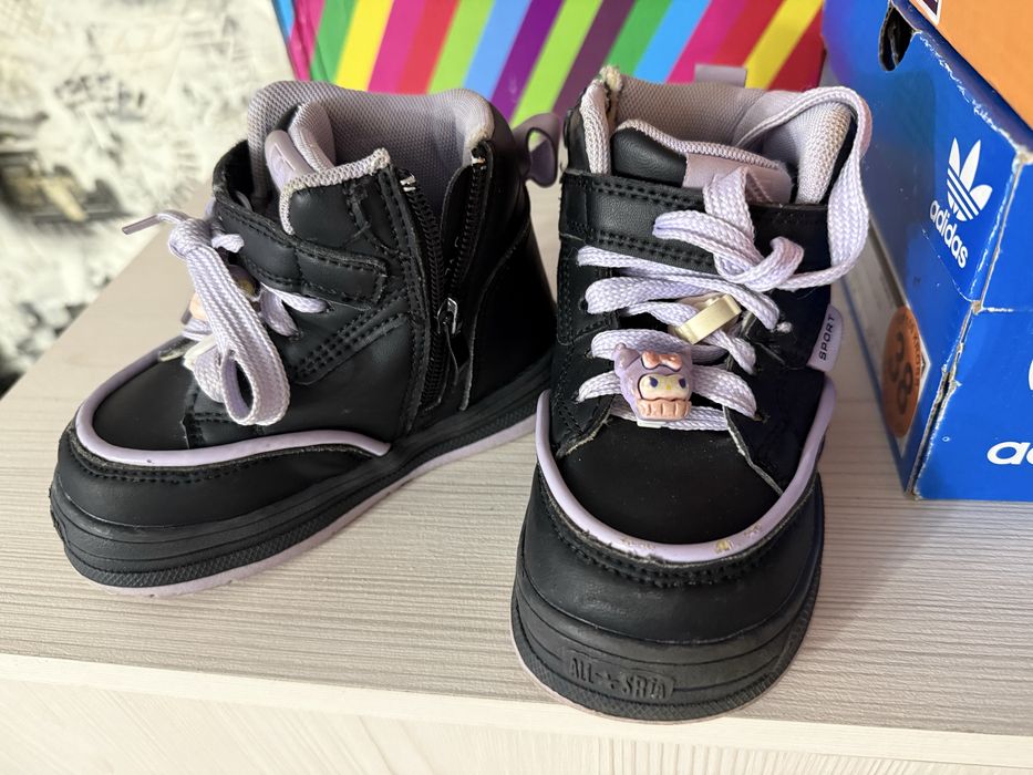 Продам демисезон ботиночки на девочку