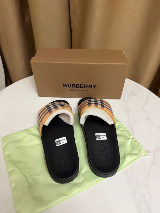 Papuci Burberry