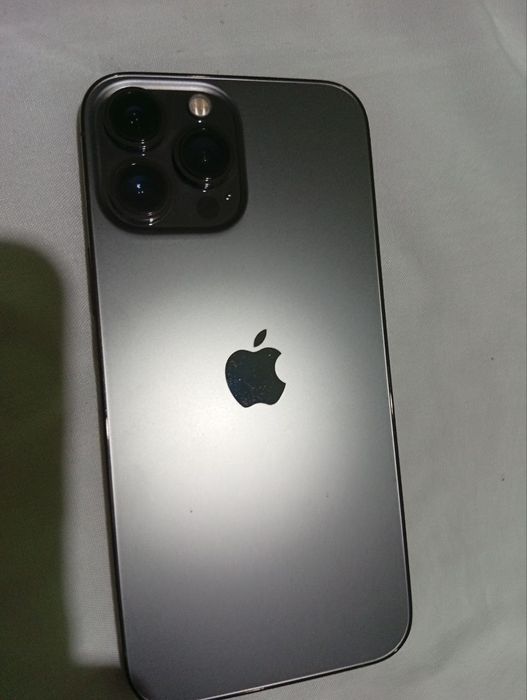 Iphone 13 pro max  sotiladi