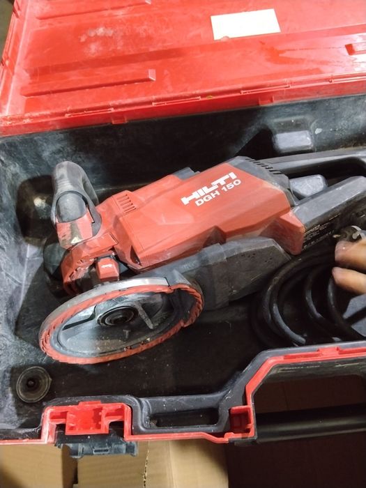Hilti DGH 150 машина за шлайфане на бетон
