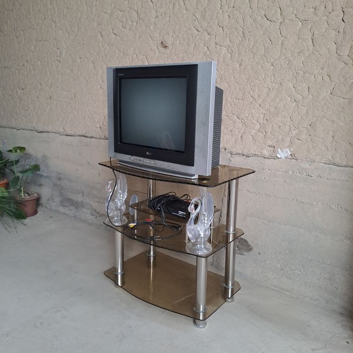 Телвизор и подставка