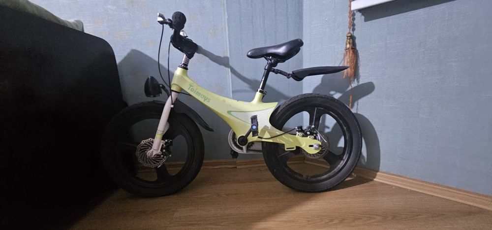 Почти новый детский велик