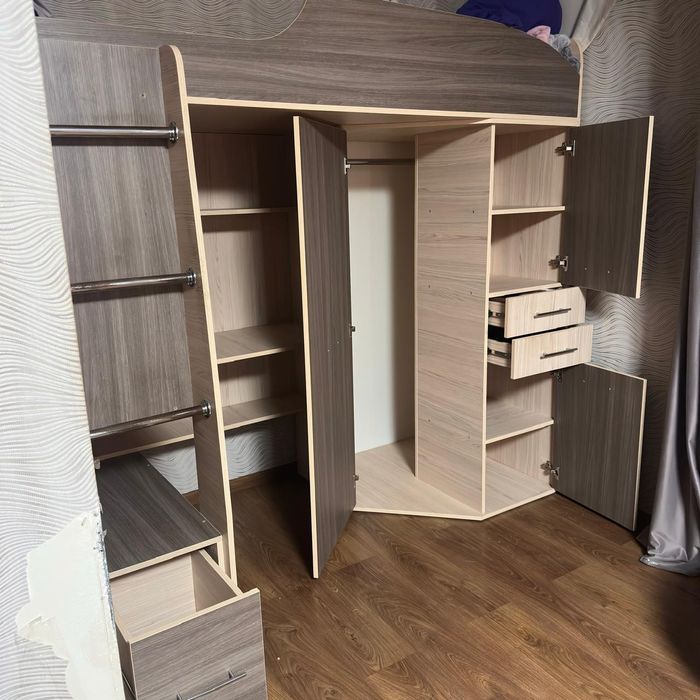 Двухъярусная кровать