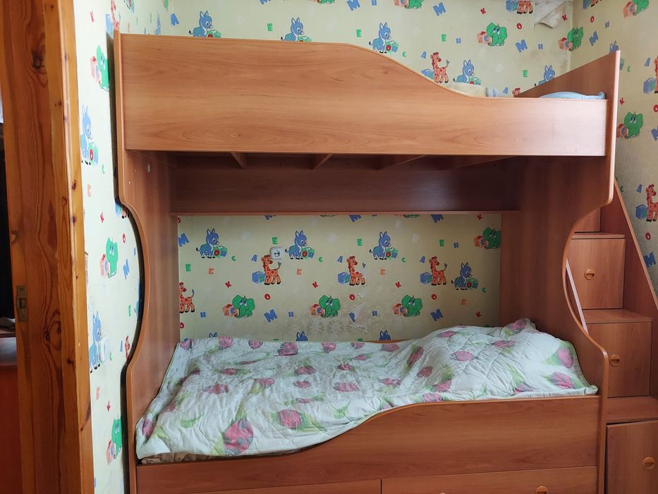 Двухярусная кровать