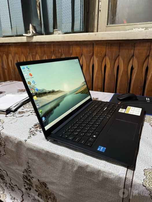 Asus vivobook X1504VA