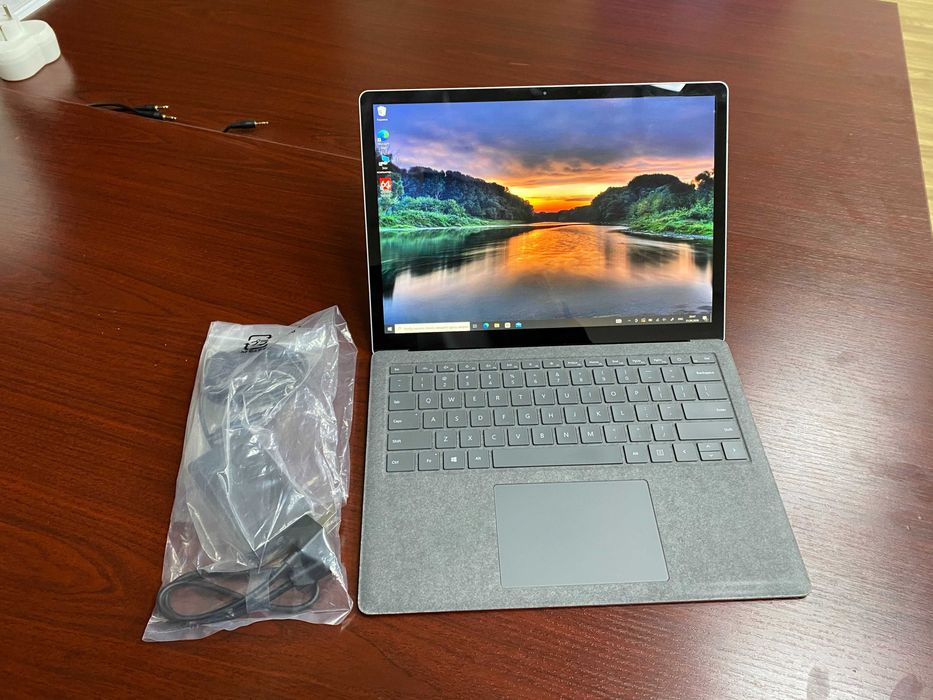 Micrasoft Surface Laptop 3 Alicantara