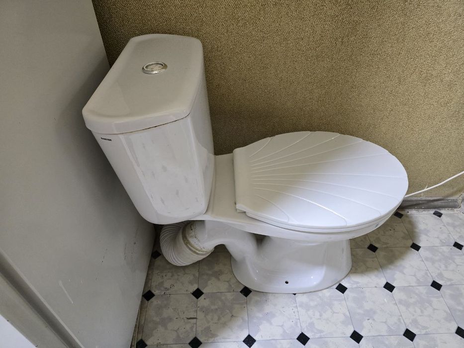 Продается унитаз