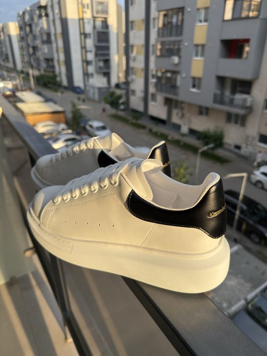 Alexander McQueen White/Black
